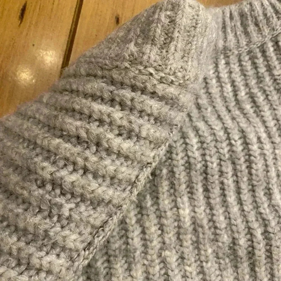 Free People Women’s Oversized Thick Knit Gray Sweater acrylic poly scoop neck S - Picture 13 of 16